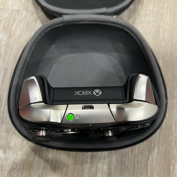 Xbox Elite Controller - Picture 5 of 6